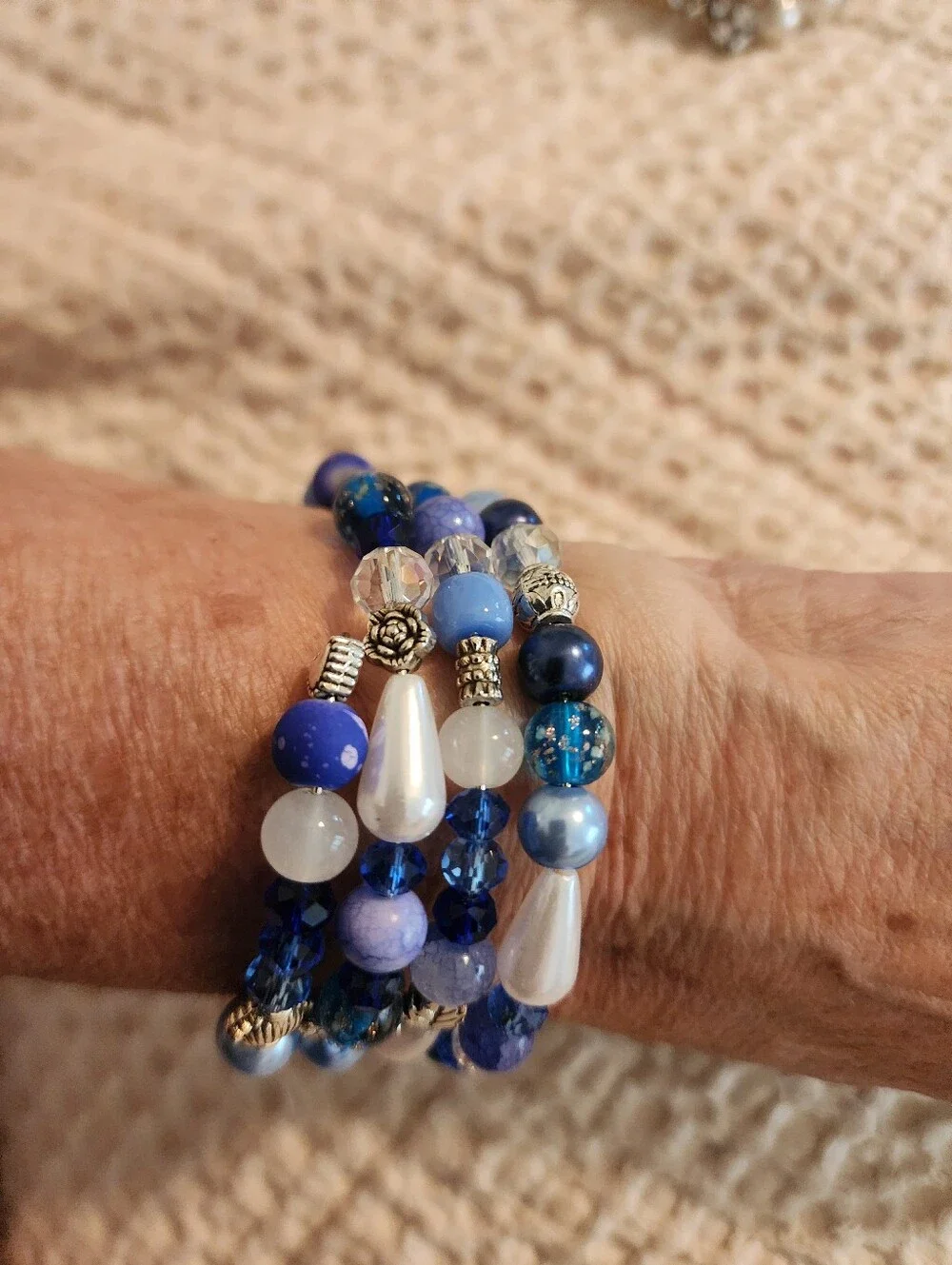 Lot Of 3 Vintage Bracelets Blue Beaded Coil Pearl And Brown Elastisticized